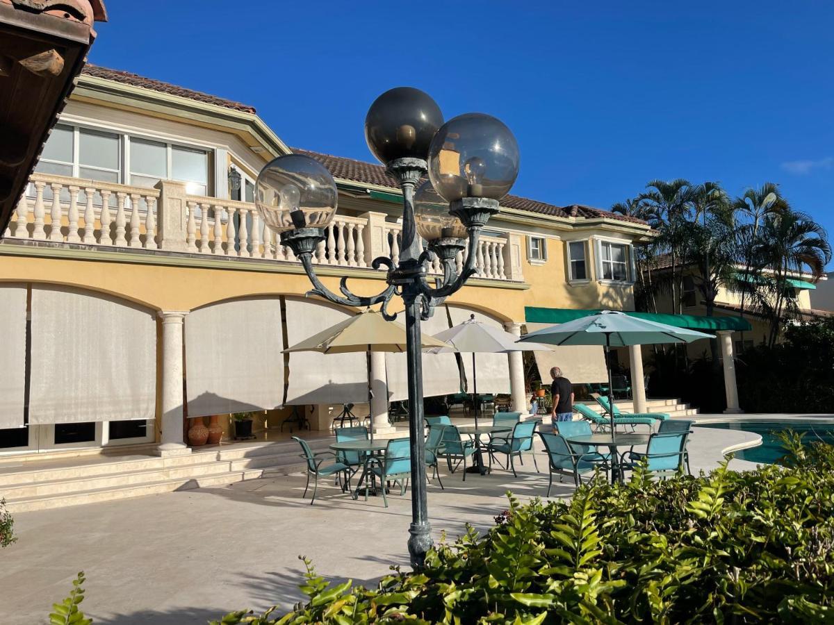 Riviera Olas Bed & Breakfast *