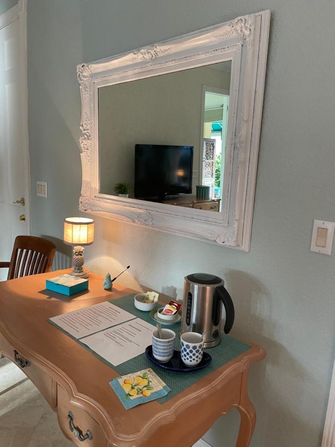 Riviera Olas Bed & Breakfast Fort Lauderdale