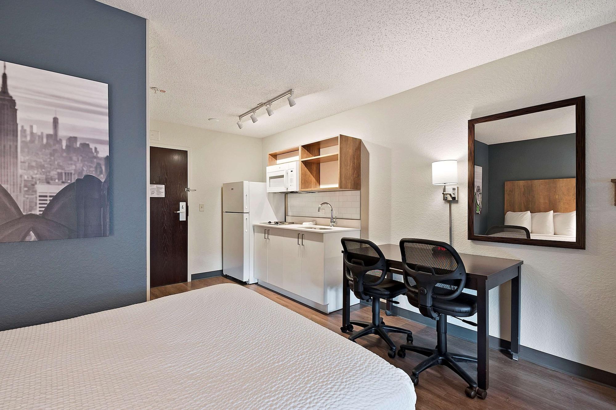 Extended America Premier - Lauderdale - Convention Center - Cruise Port Hotel 2*