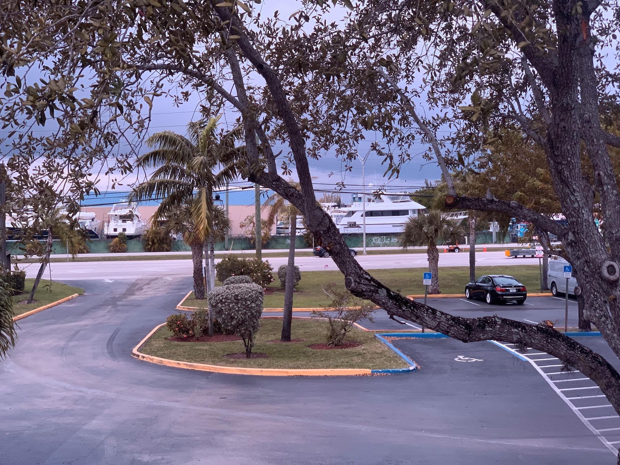 Rodeway & Lauderdale Airport & Cruise Port Hotel Fort Lauderdale