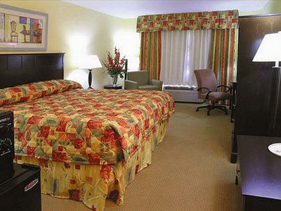 Hotel Express & Lauderdale Airport/cruise Port By Ihg