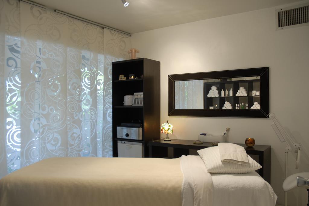 Resort The Cabanas Guesthouse & Spa - Gay Resort Catering To Gay Men Fort Lauderdale