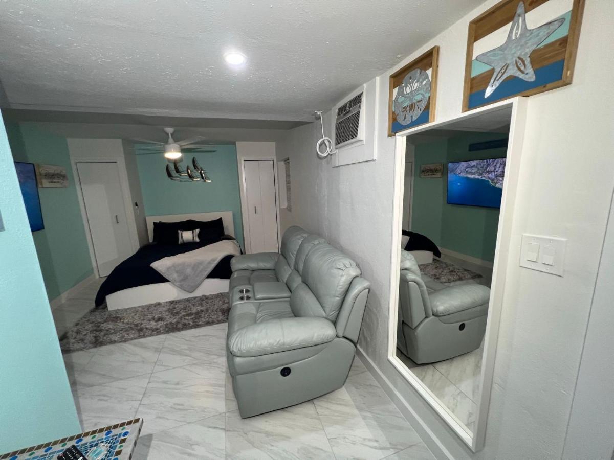 Flamingo - 5 Min To Apartment *