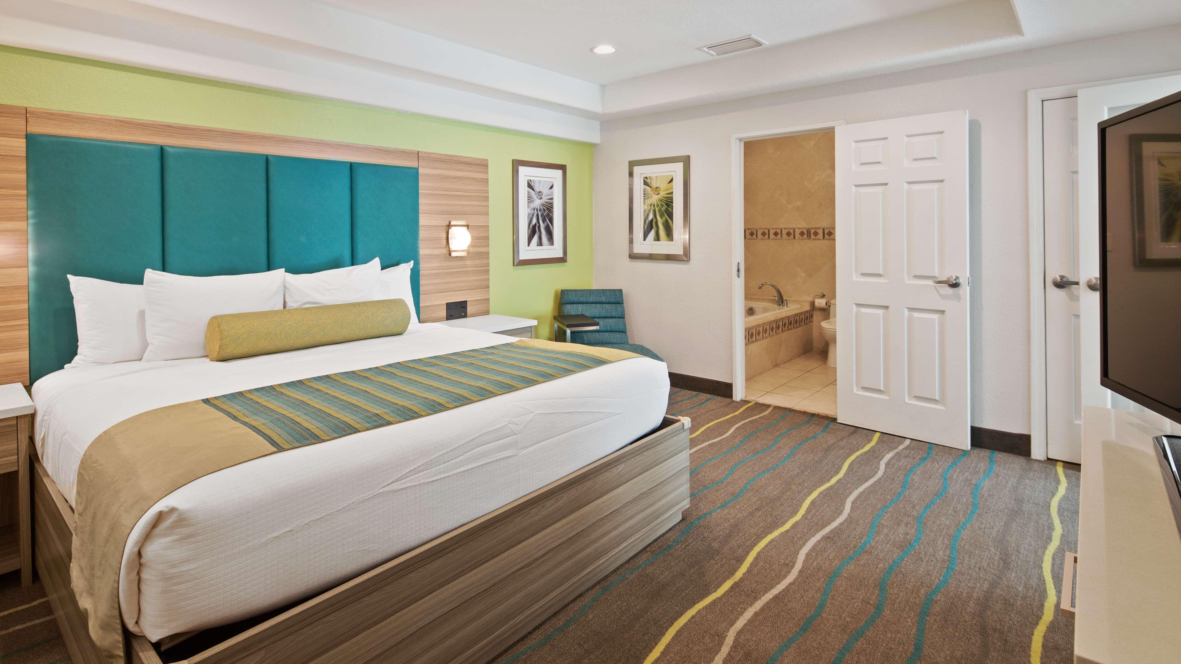 Western Oceanside 3*
