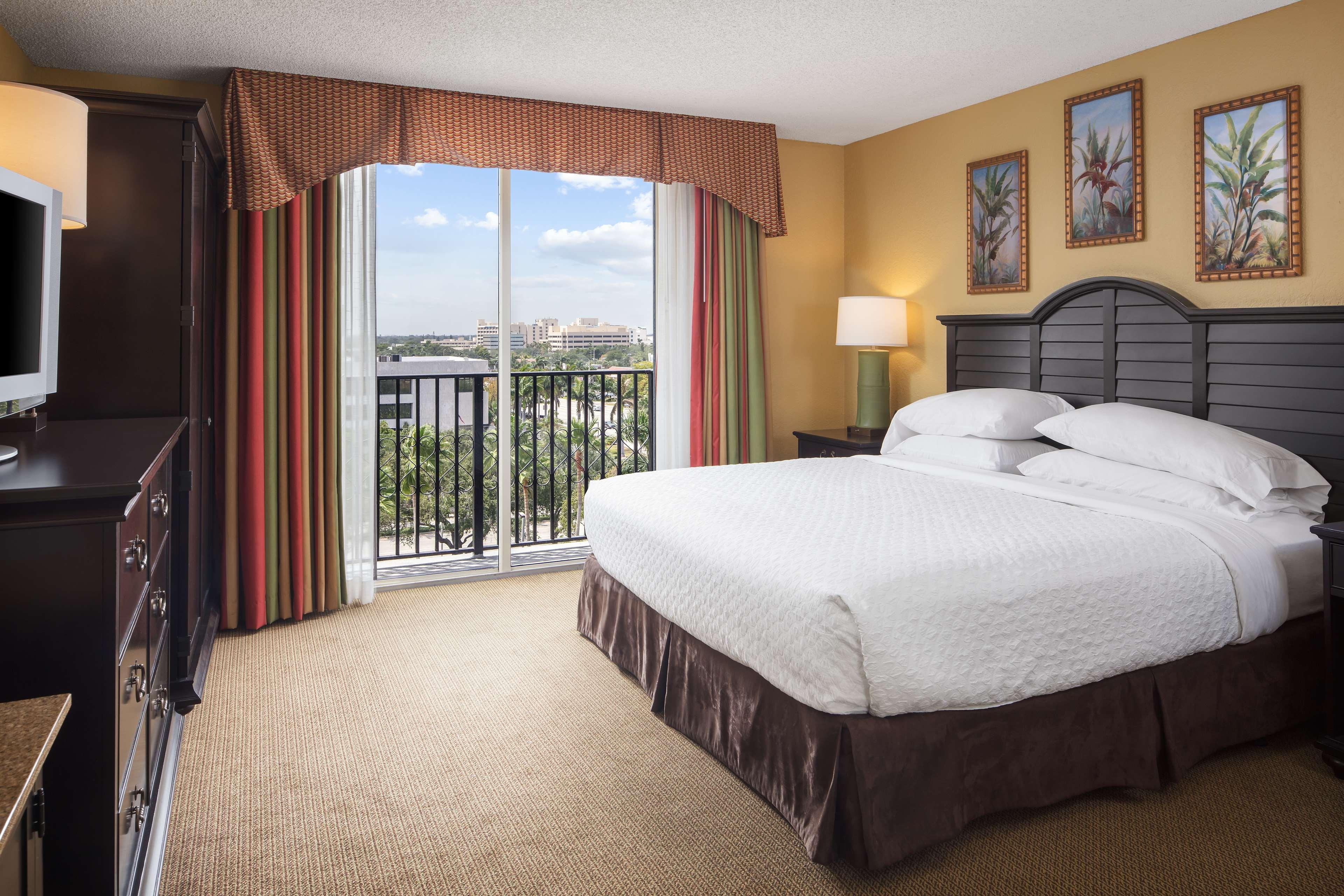 Hotel Embassy By Hilton Lauderdale 17th Street