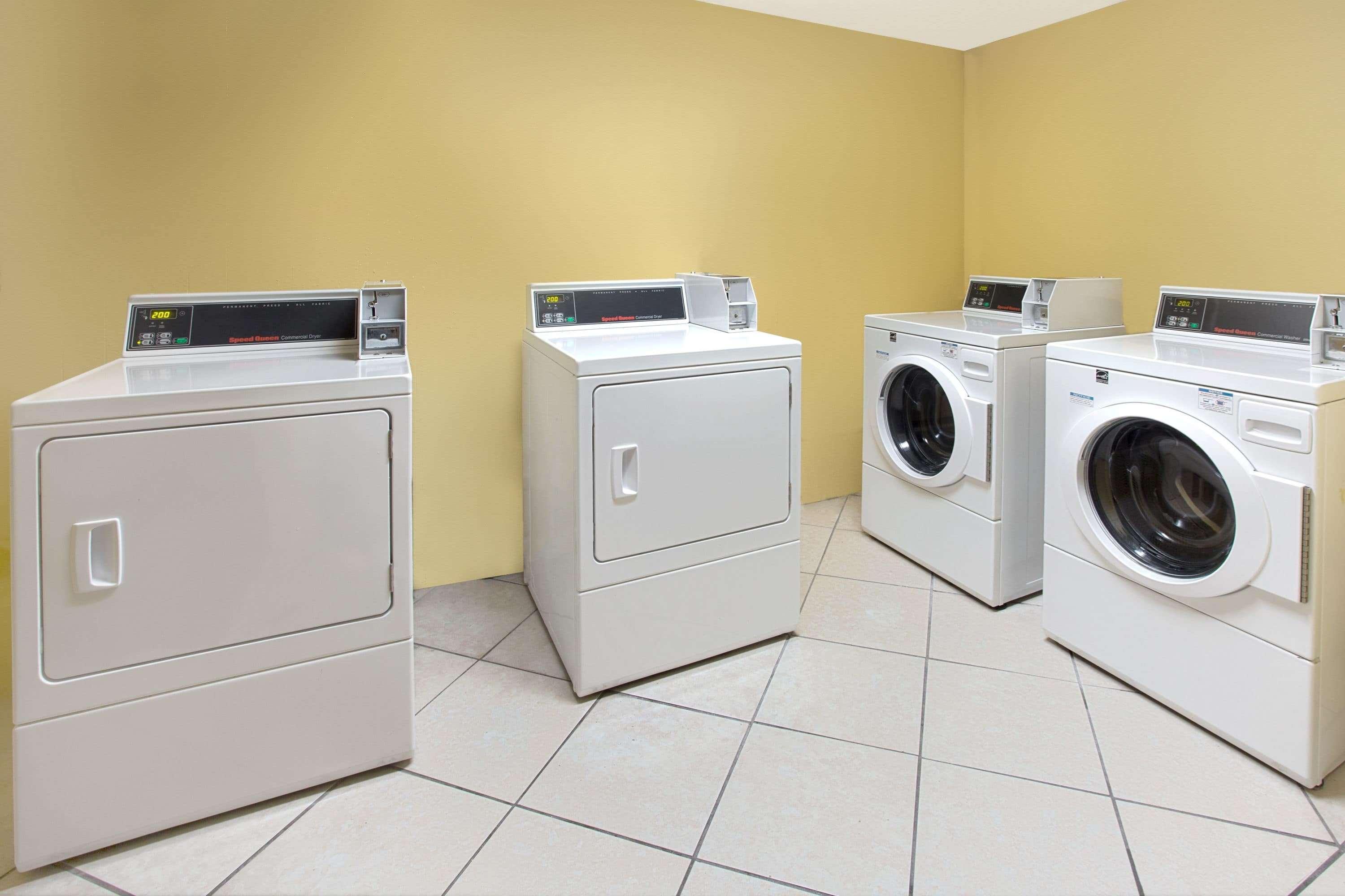 Ramada By Wyndham Lauderdale Airport/cruise Port Hotel Fort Lauderdale