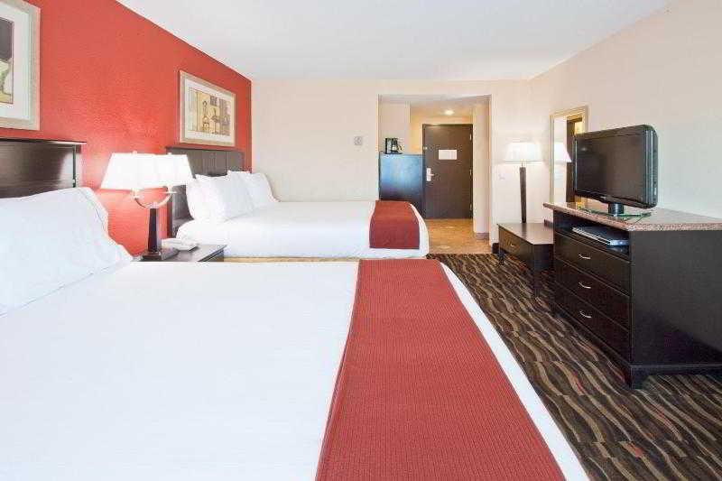 Hotel Express & Lauderdale Airport/cruise Port By Ihg