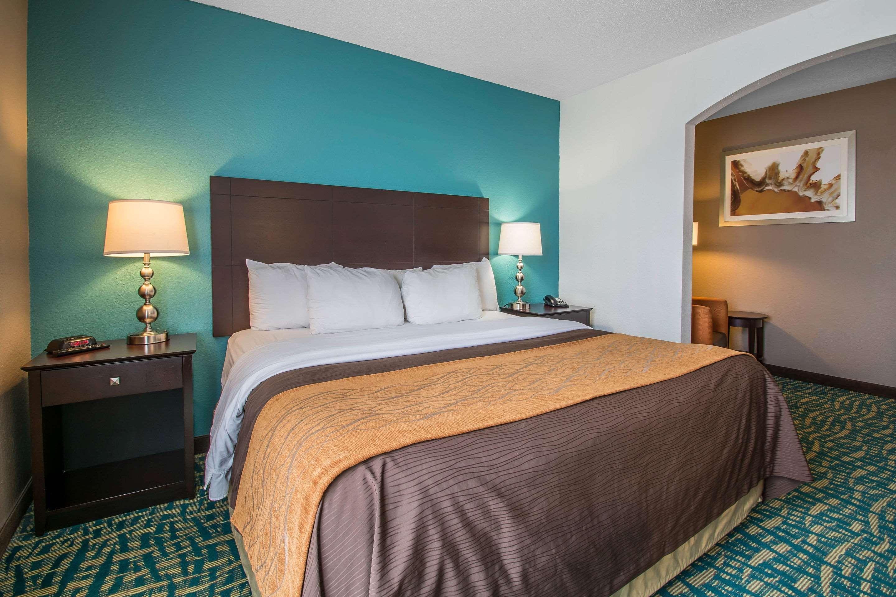 Comfort & Lauderdale West Turnpike Hotel