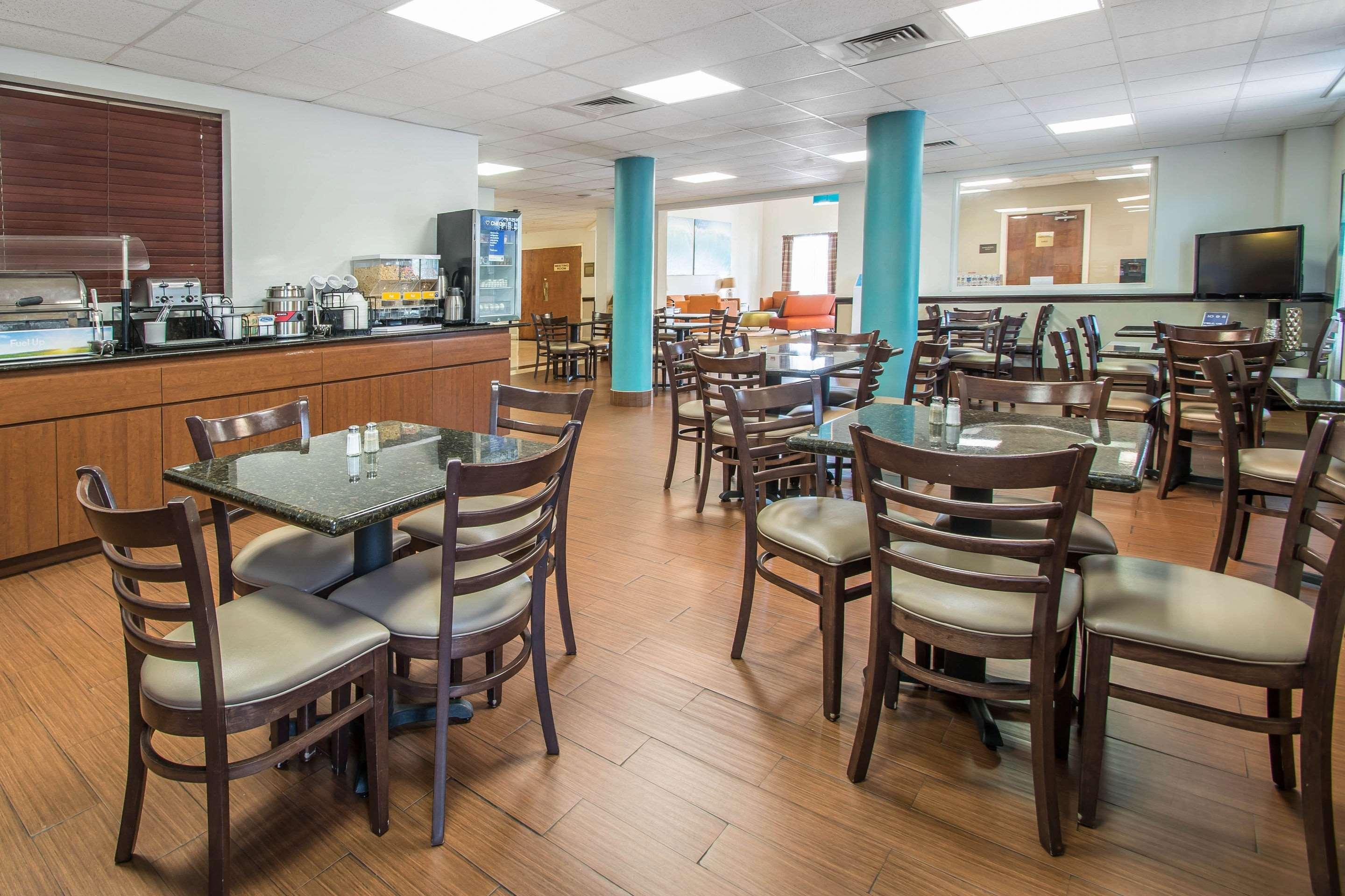 Comfort & Lauderdale West Turnpike Hotel 2*