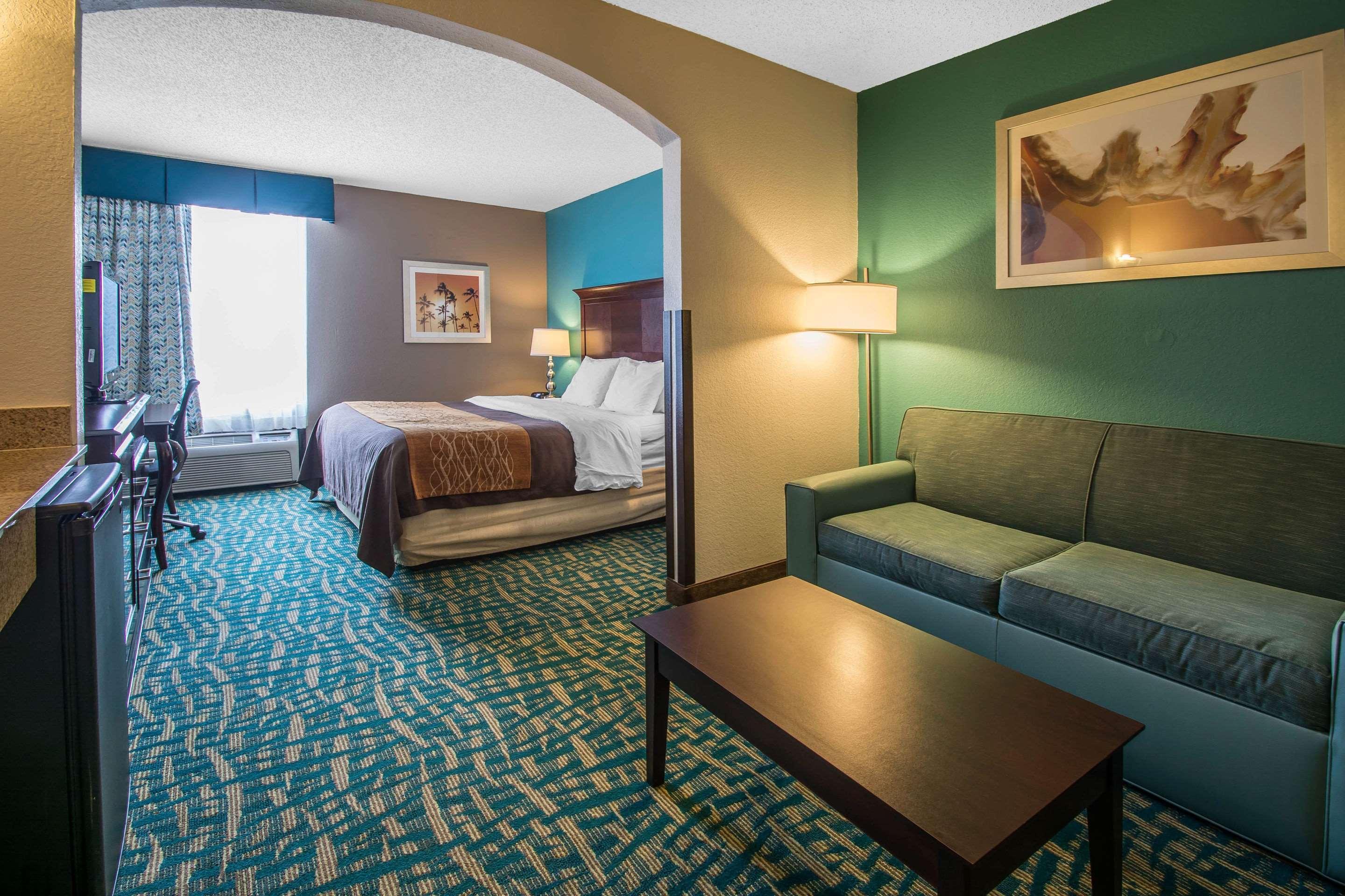 Comfort & Lauderdale West Turnpike 2*