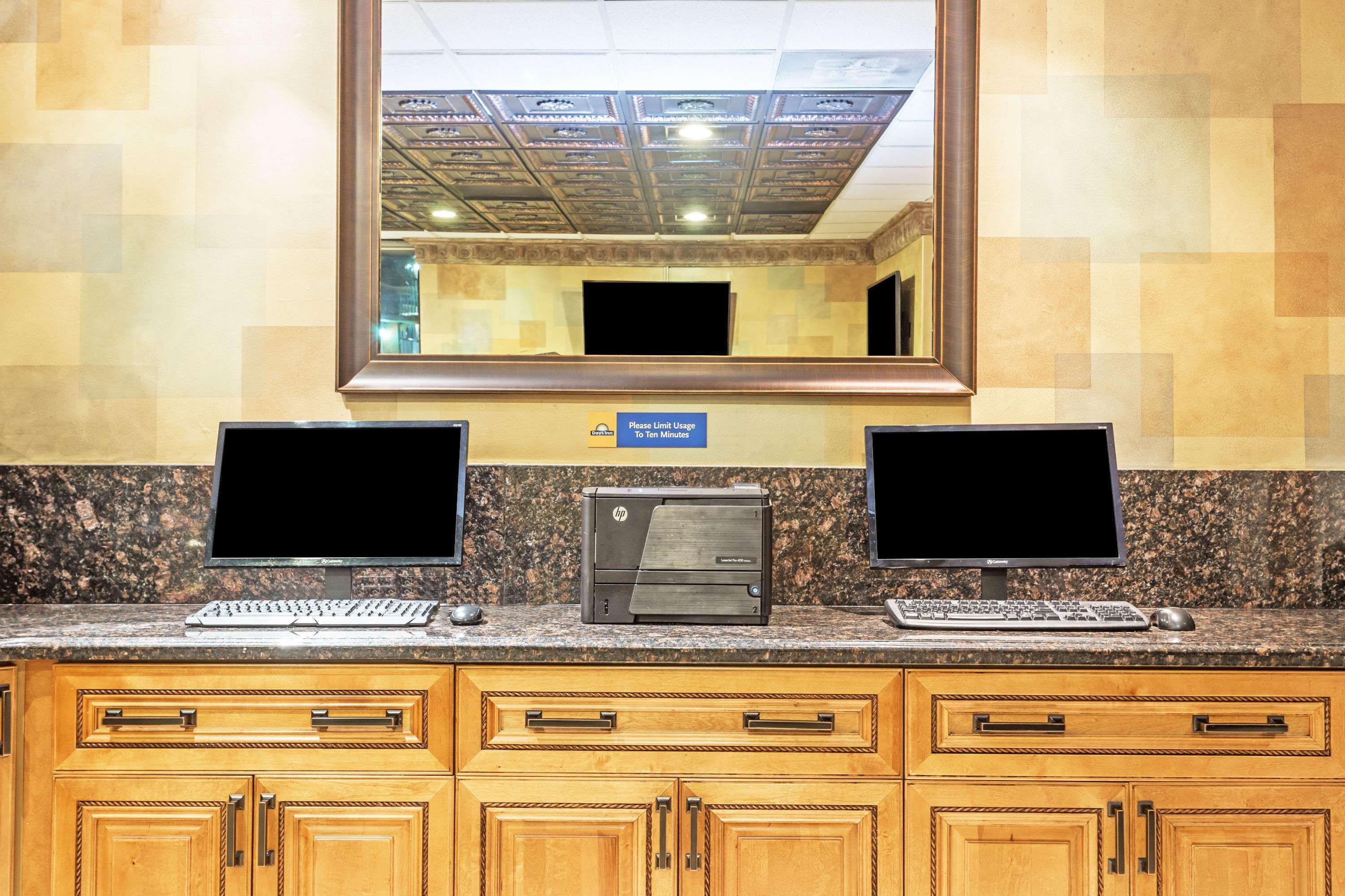 Days By Wyndham Lauderdale-oakland Park Airport N Hotel 2*