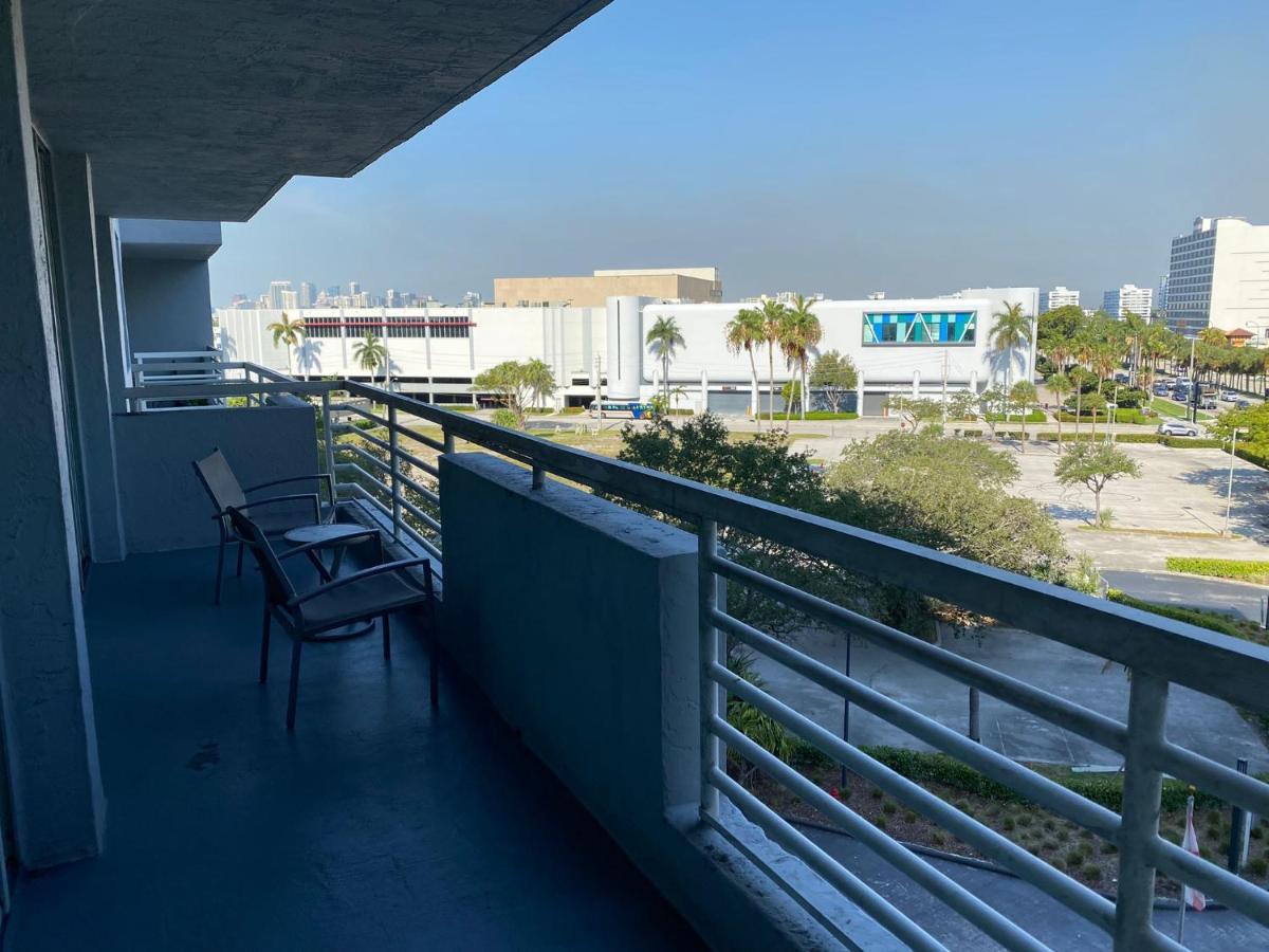Gallery One - A Doubletree By Hilton