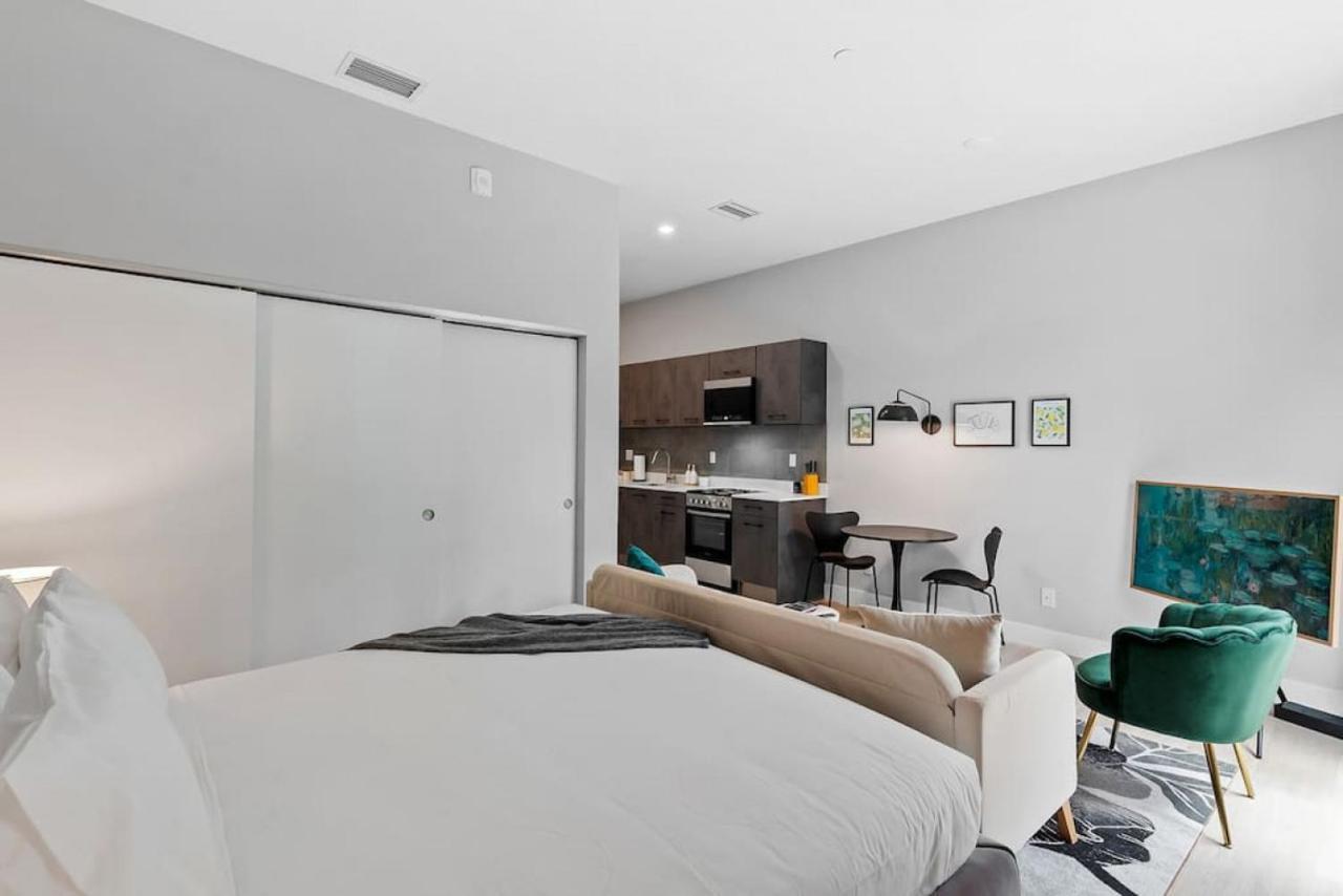 Pretty Rola 302 Cozy With King Bed Great Location Fort Lauderdale