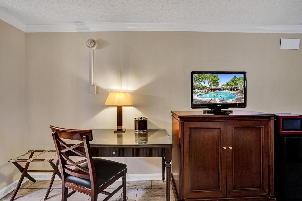 Lauderdale Grand 3* Fort Lauderdale
