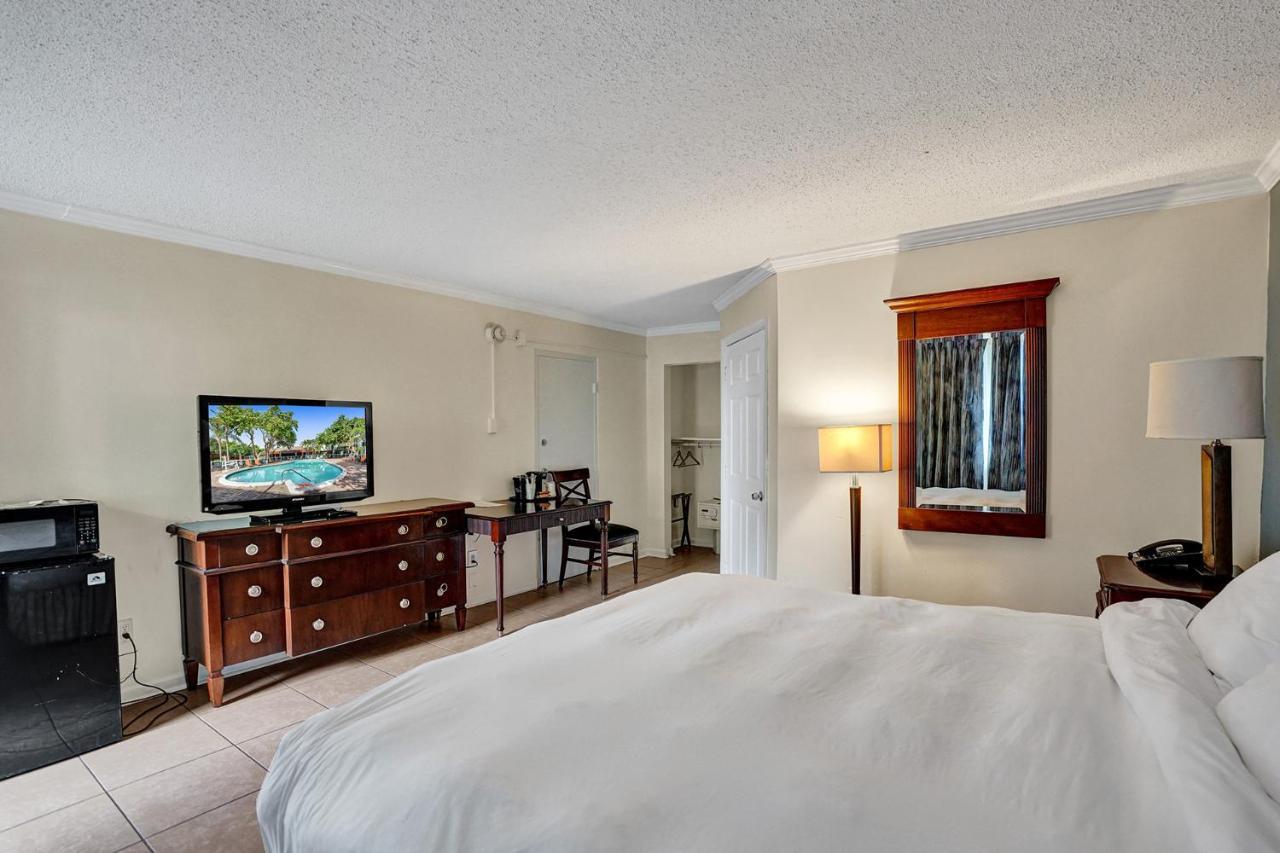 Lauderdale Grand