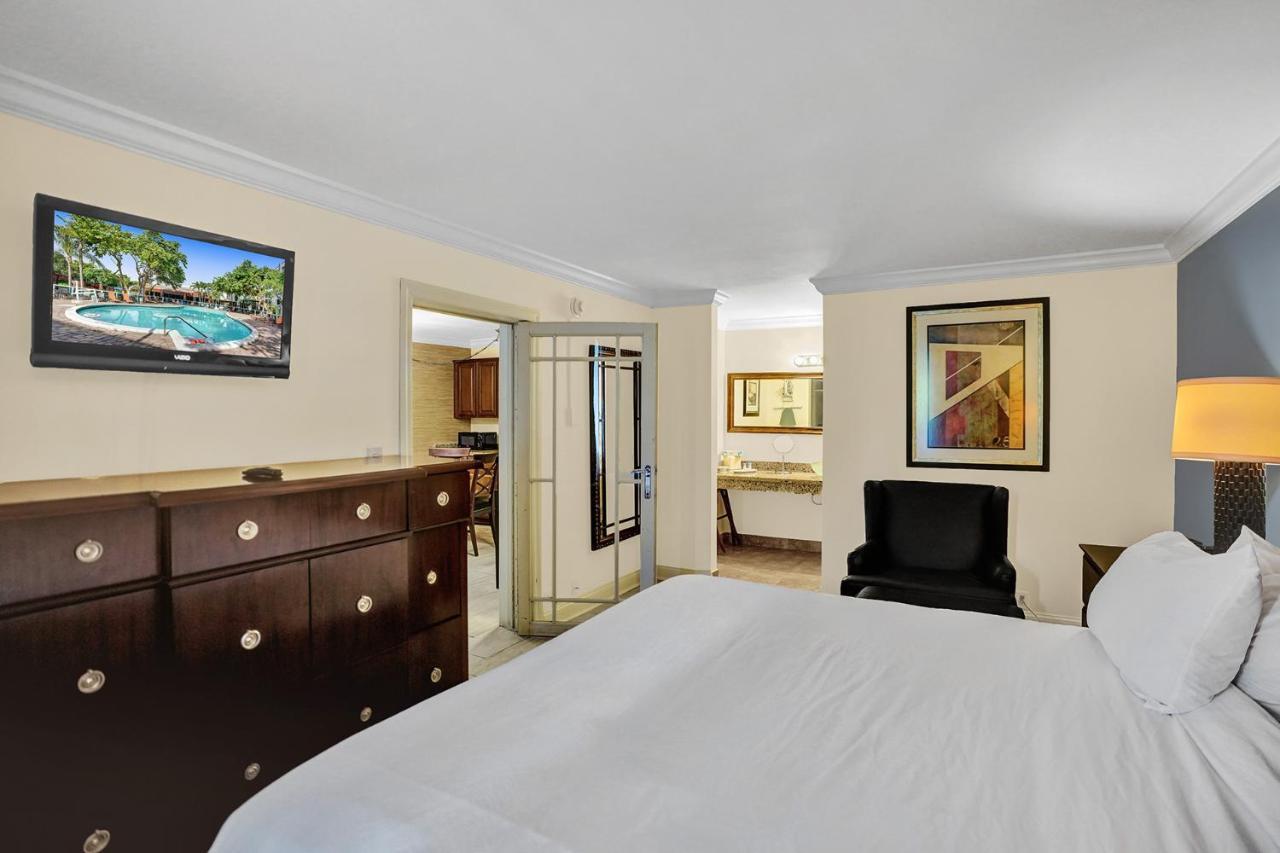 Lauderdale Grand Hotel 3*