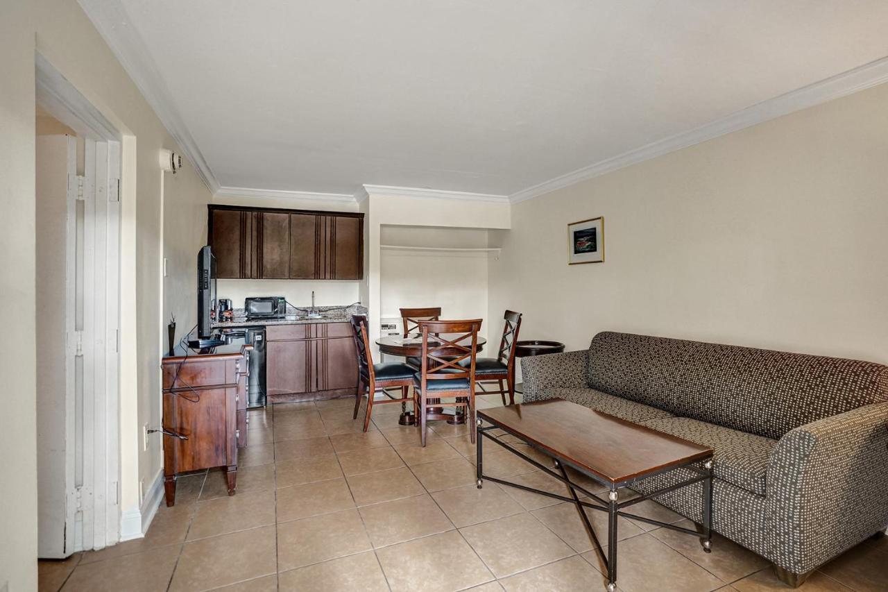 Lauderdale Grand Hotel 3*