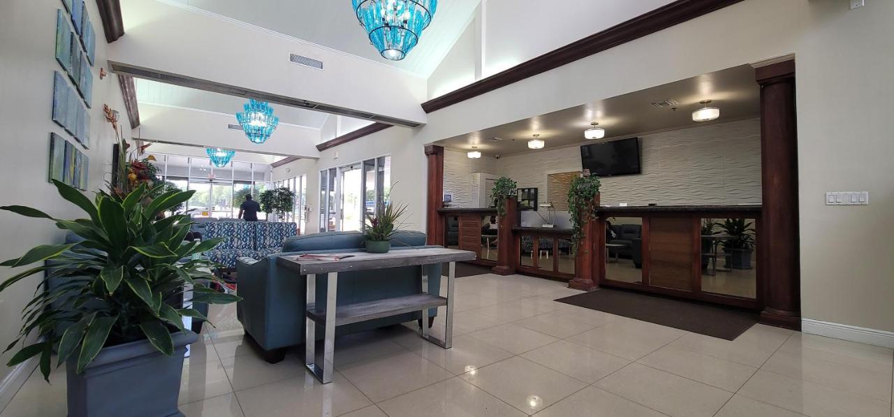 Lauderdale Grand 3*