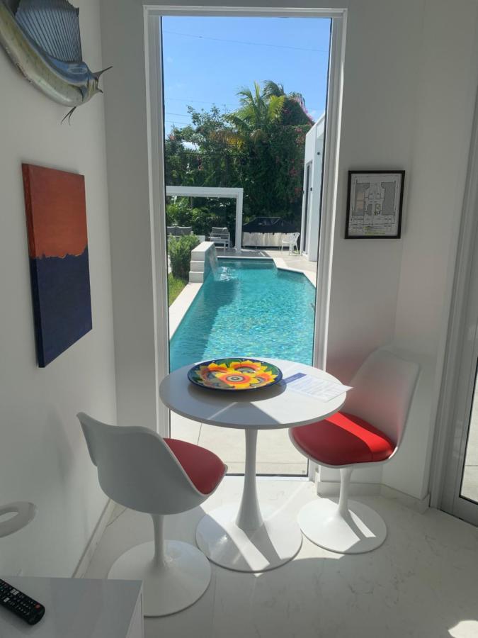 Guest house Men Only Clothing Option Near Wilton Manors *