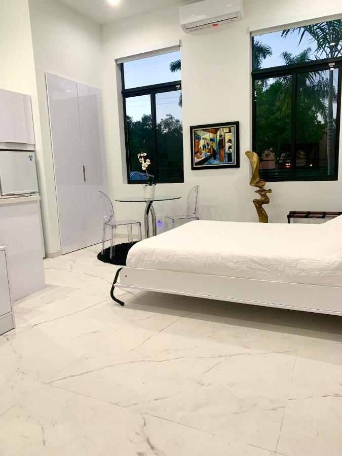 Guest house Men Only Clothing Option Near Wilton Manors Fort Lauderdale