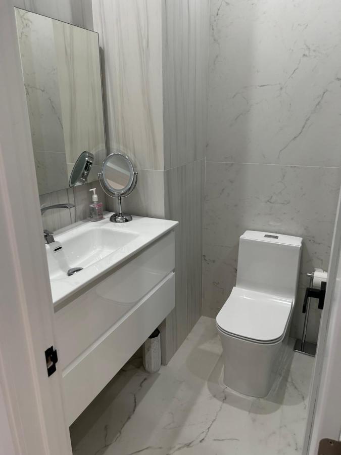 Guest house Men Only Clothing Option Near Wilton Manors