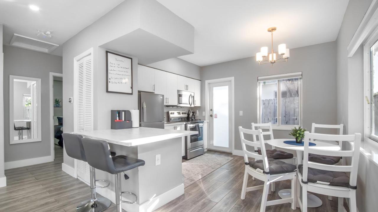 Luxe Modern 2 Bdr Near Downtown Ftl Holiday home
