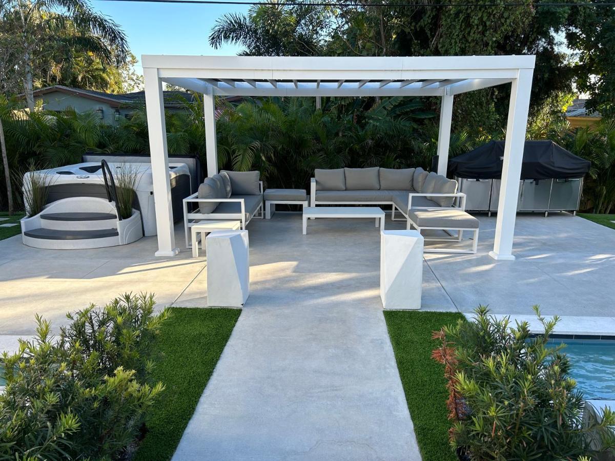 Guest house Men Only Clothing Option Near Wilton Manors Fort Lauderdale