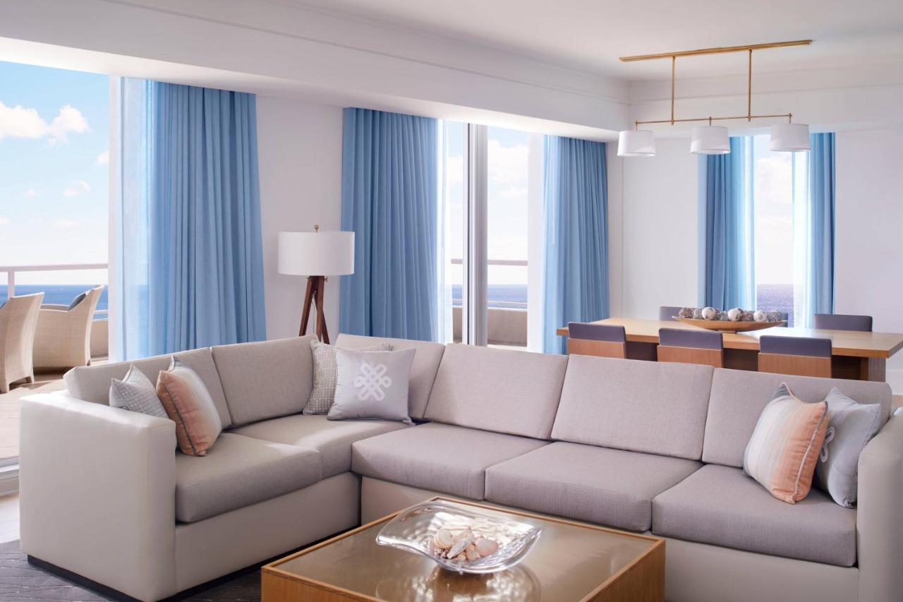 The Ritz-carlton, Lauderdale Hotel