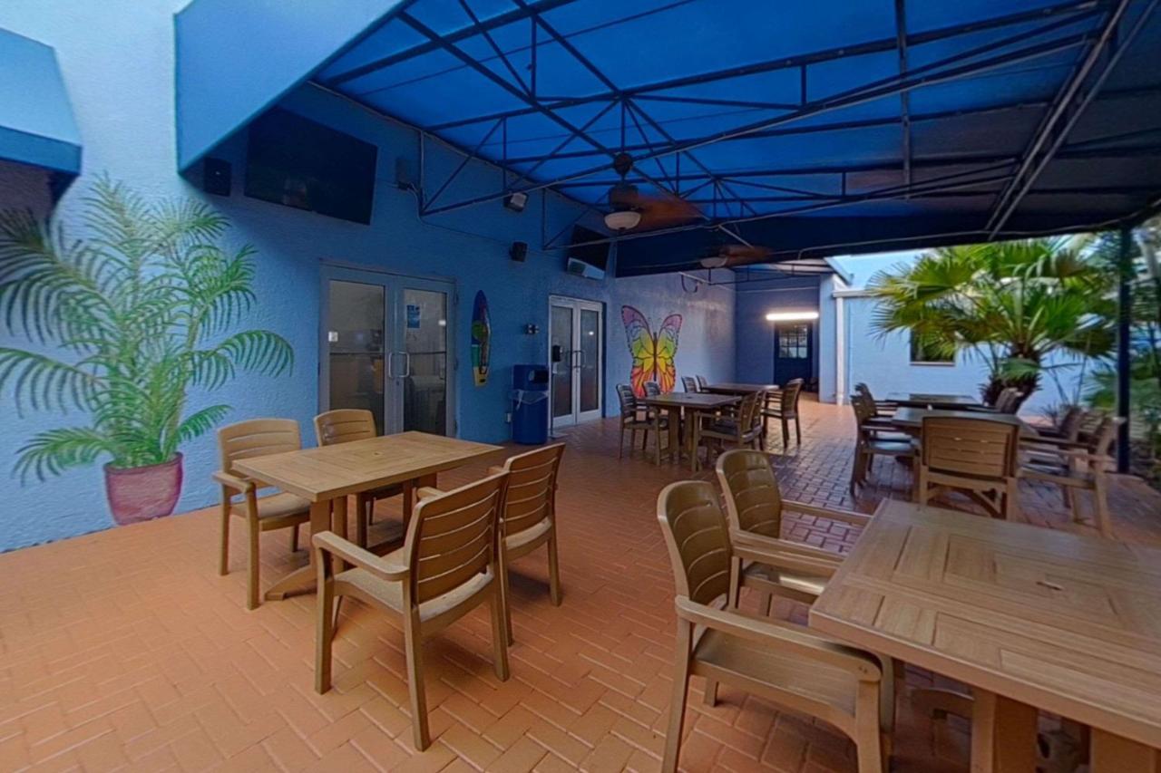Rodeway & Lauderdale Airport & Cruise Port Hotel