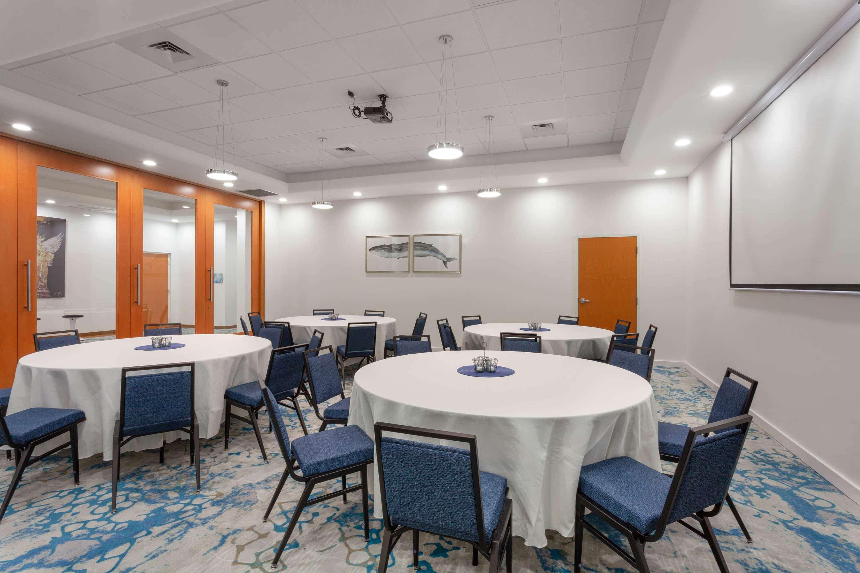 Maritime Lauderdale Airport & Cruiseport Hotel