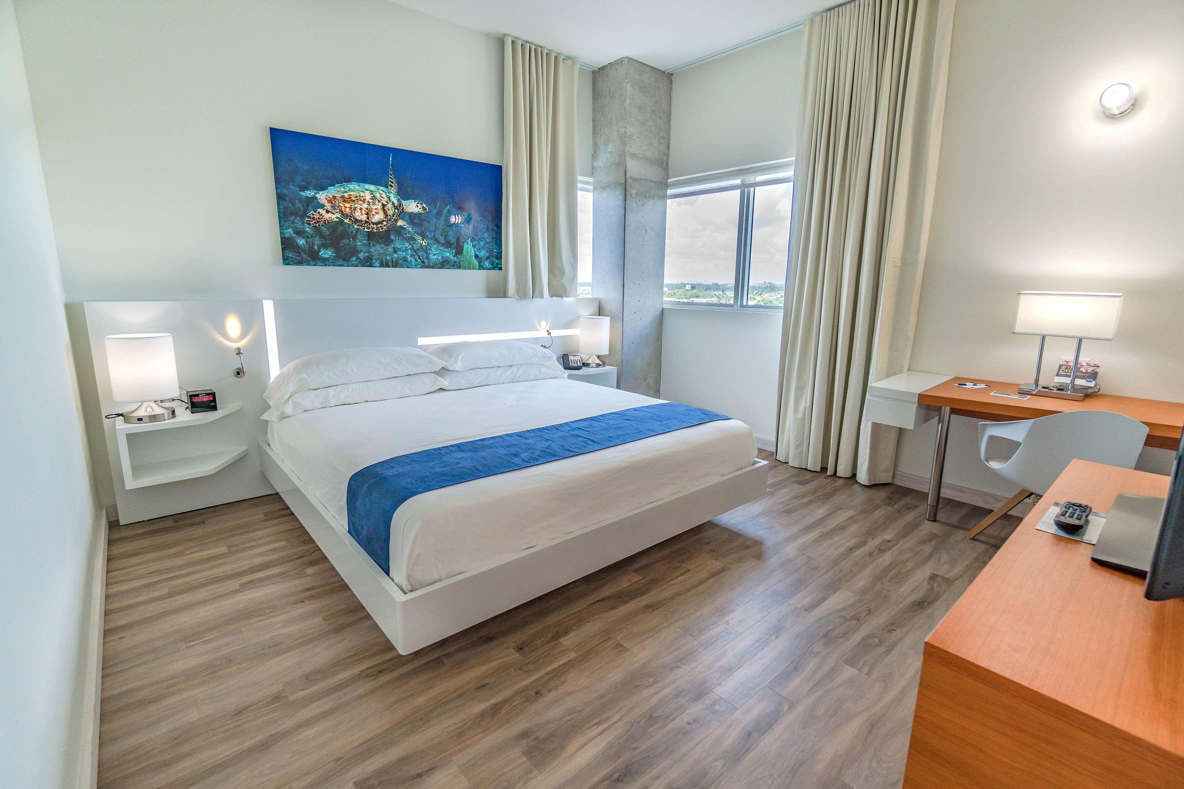 Maritime Lauderdale Airport & Cruiseport Hotel