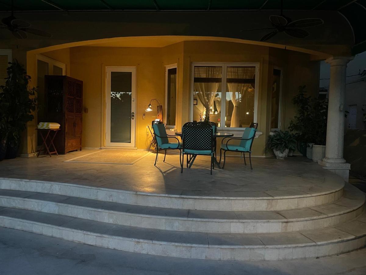 Riviera Olas Bed & Breakfast *