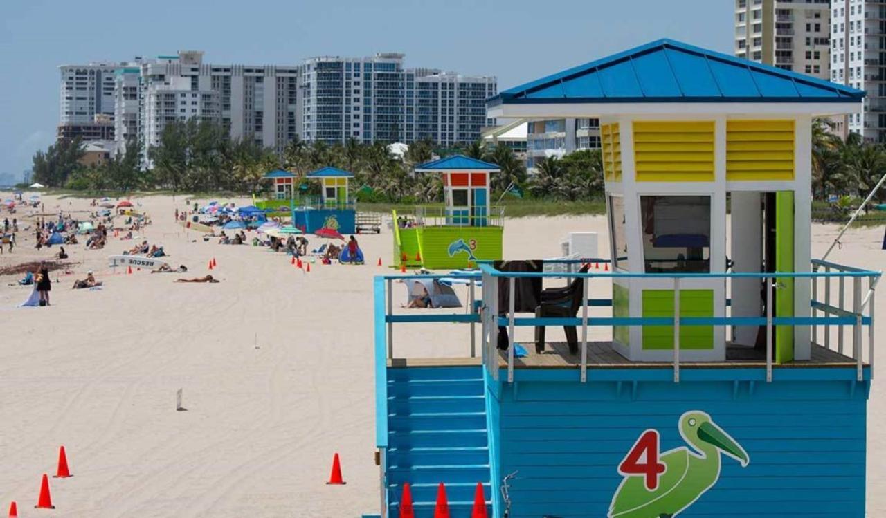 Walk To - Tropical Heated Pool - Sleeps 12 Holiday home Fort Lauderdale