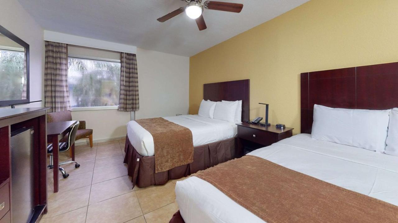 Rodeway & Lauderdale Airport & Cruise Port Hotel 3*