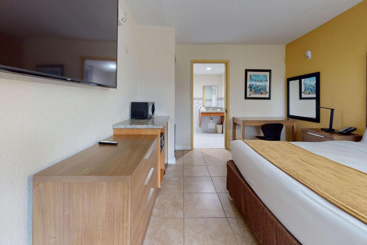 Hotel Rodeway & Lauderdale Airport & Cruise Port