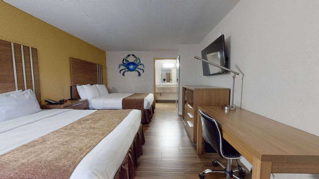 Rodeway & Lauderdale Airport & Cruise Port 3*