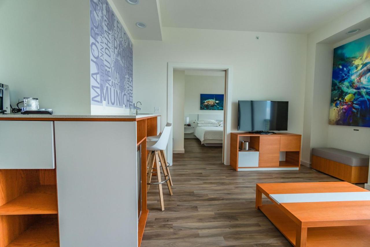 Maritime Lauderdale Airport & Cruiseport Hotel