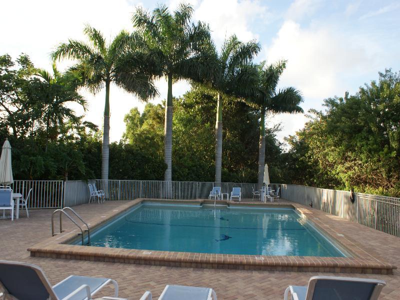 Days By Wyndham Lauderdale-oakland Park Airport N