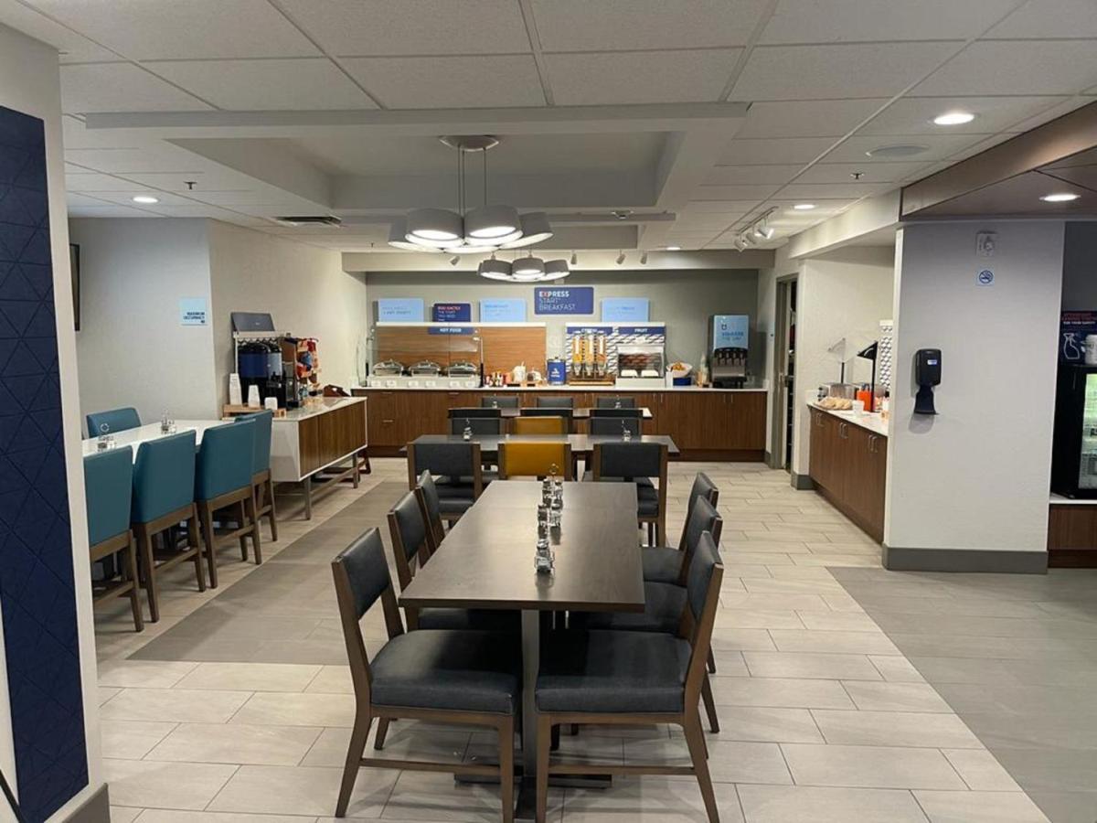Hotel Express Lauderdale North - Executive Airport By Ihg