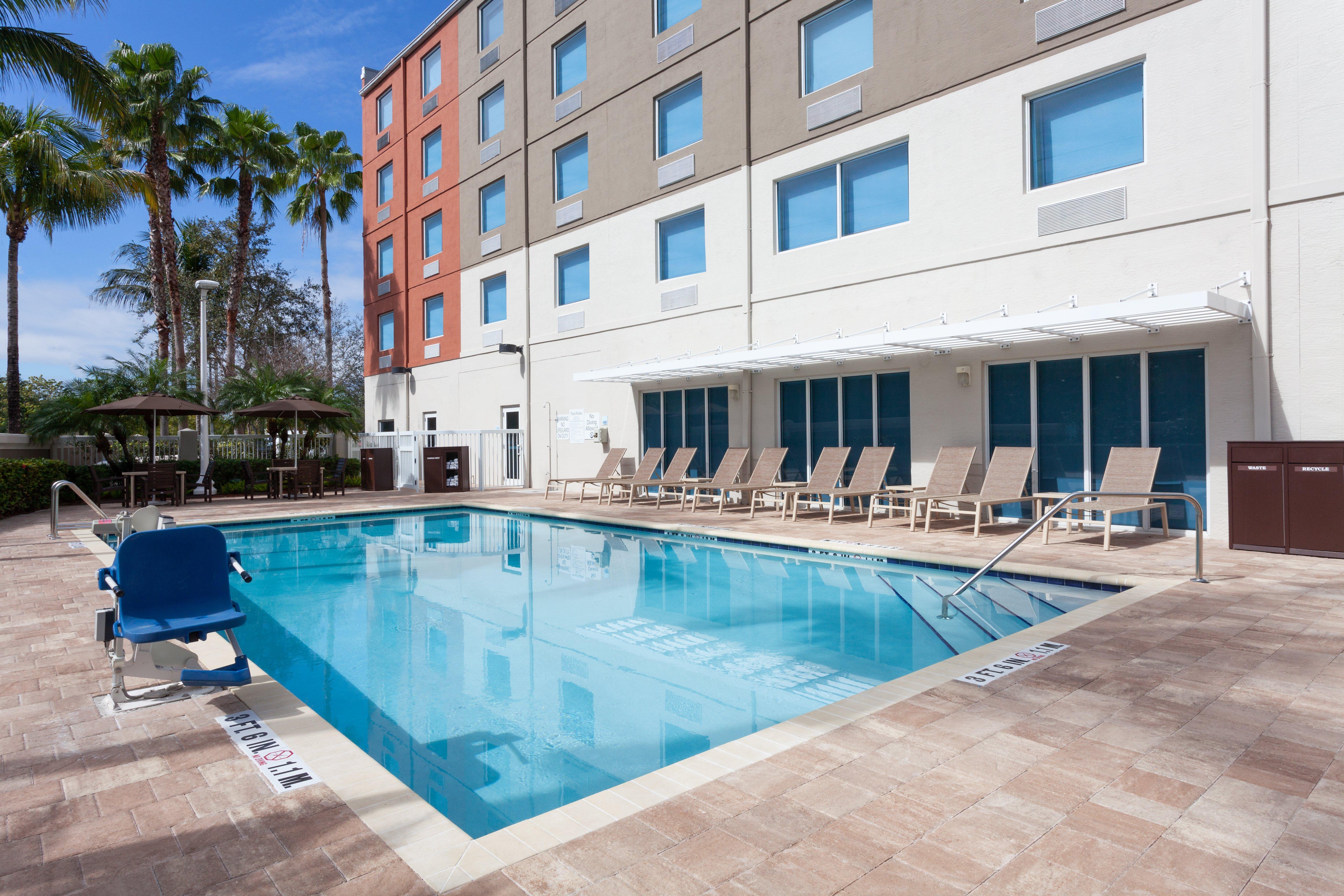 Express & Lauderdale Airport/cruise Port By Ihg Fort Lauderdale