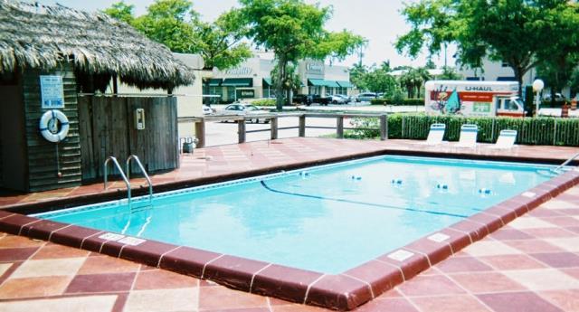 Motel America's & Lauderdale North 2*