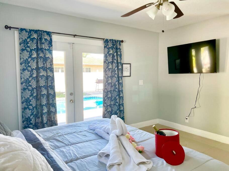 The Point, Near Airport, Beach, Hard Rock Holiday home
