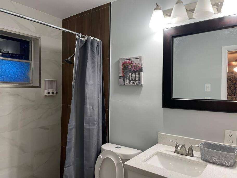 The Point, Near Airport, Beach, Hard Rock Holiday home *