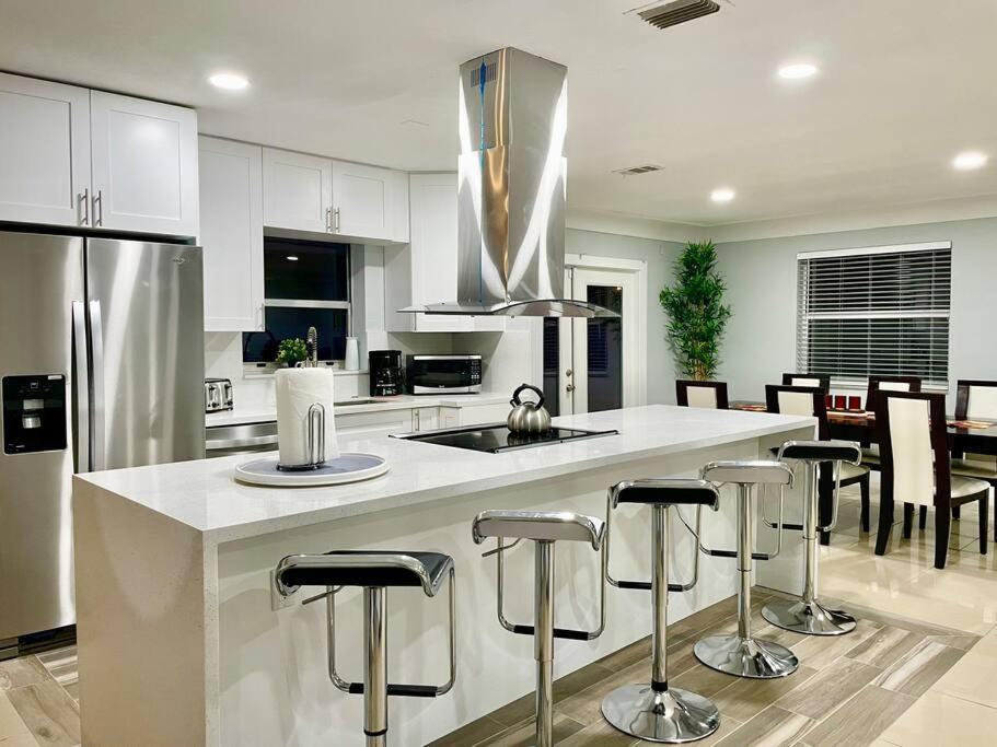 The Point, Near Airport, Beach, Hard Rock Holiday home Fort Lauderdale
