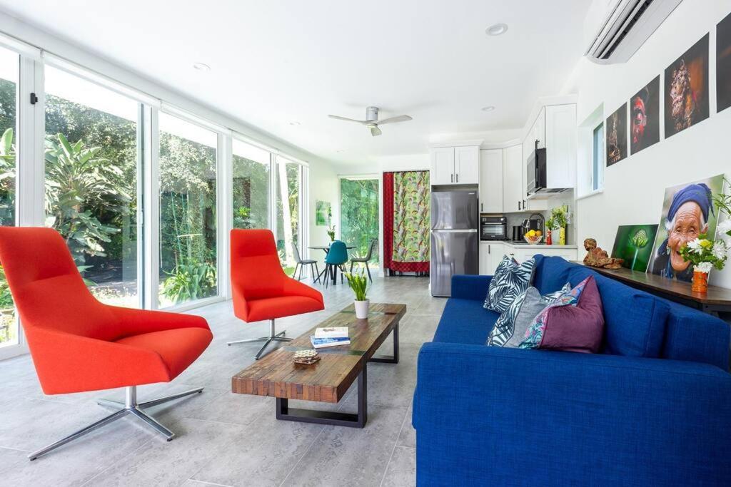 In Paradise Apartment *