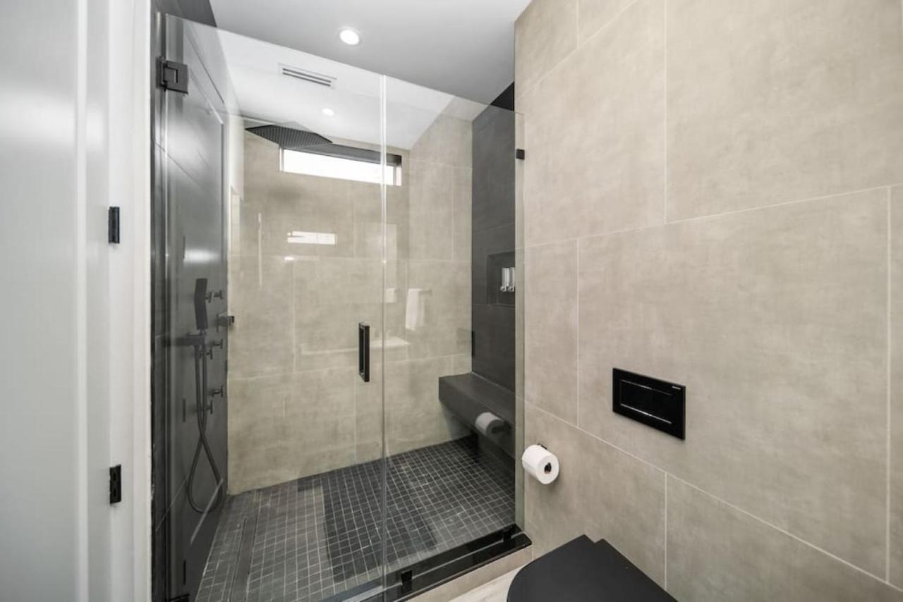Luxury W 2 Pools Near