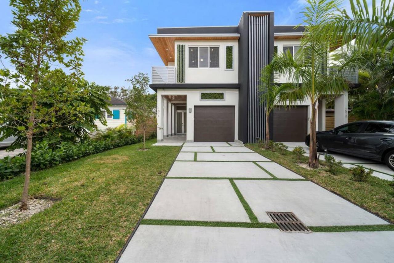 Holiday home Luxury W 2 Pools Near
