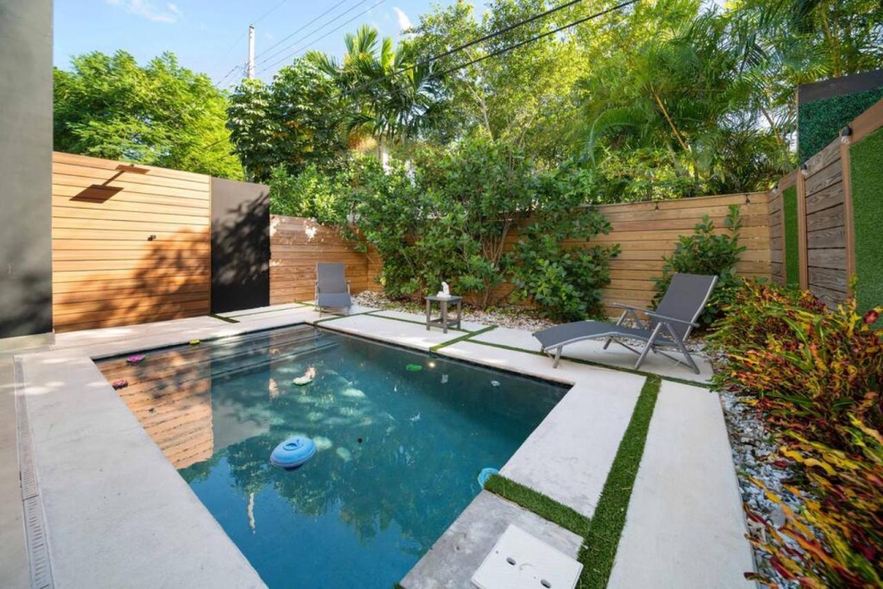 Luxury W 2 Pools Near