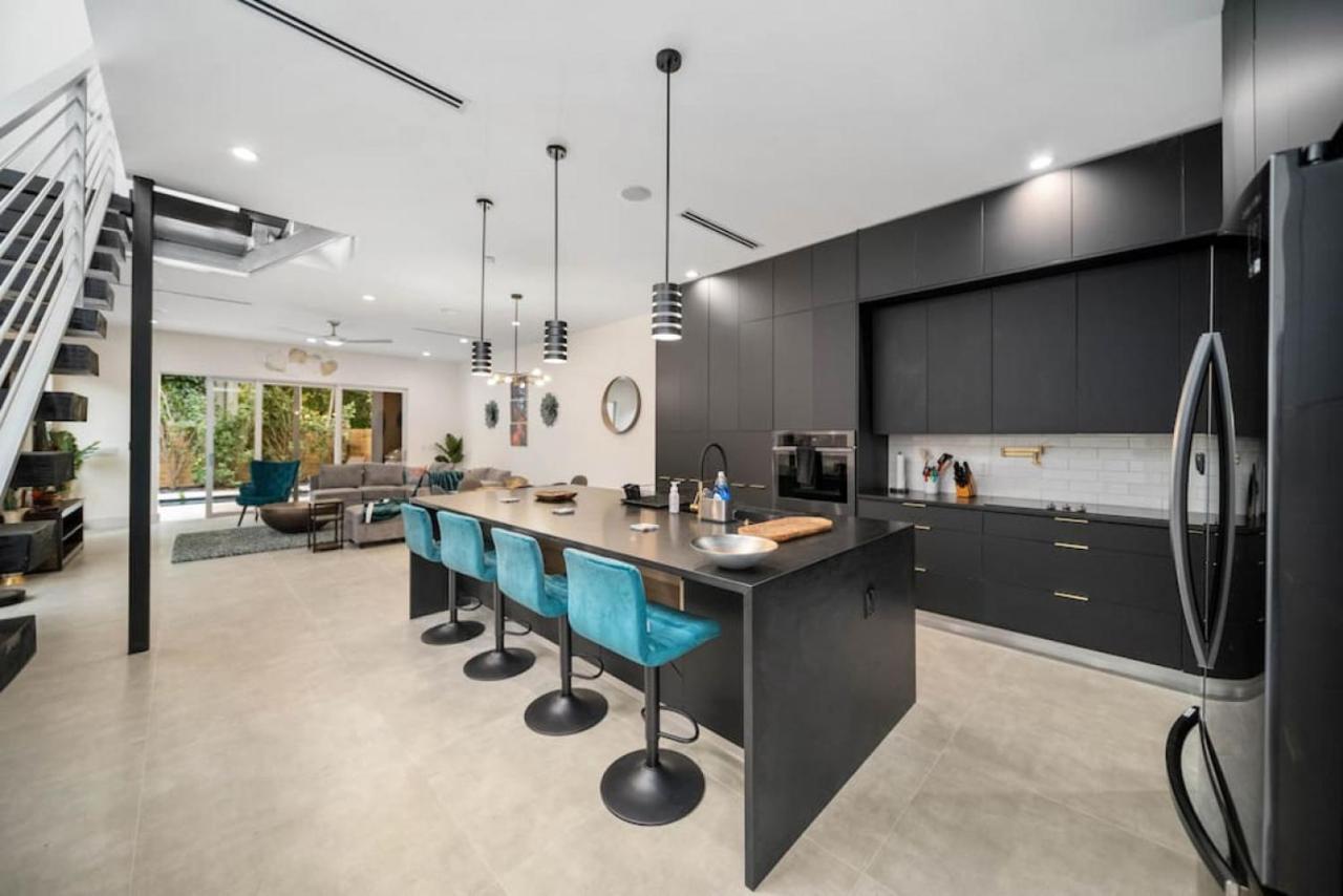 Luxury W 2 Pools Near Fort Lauderdale