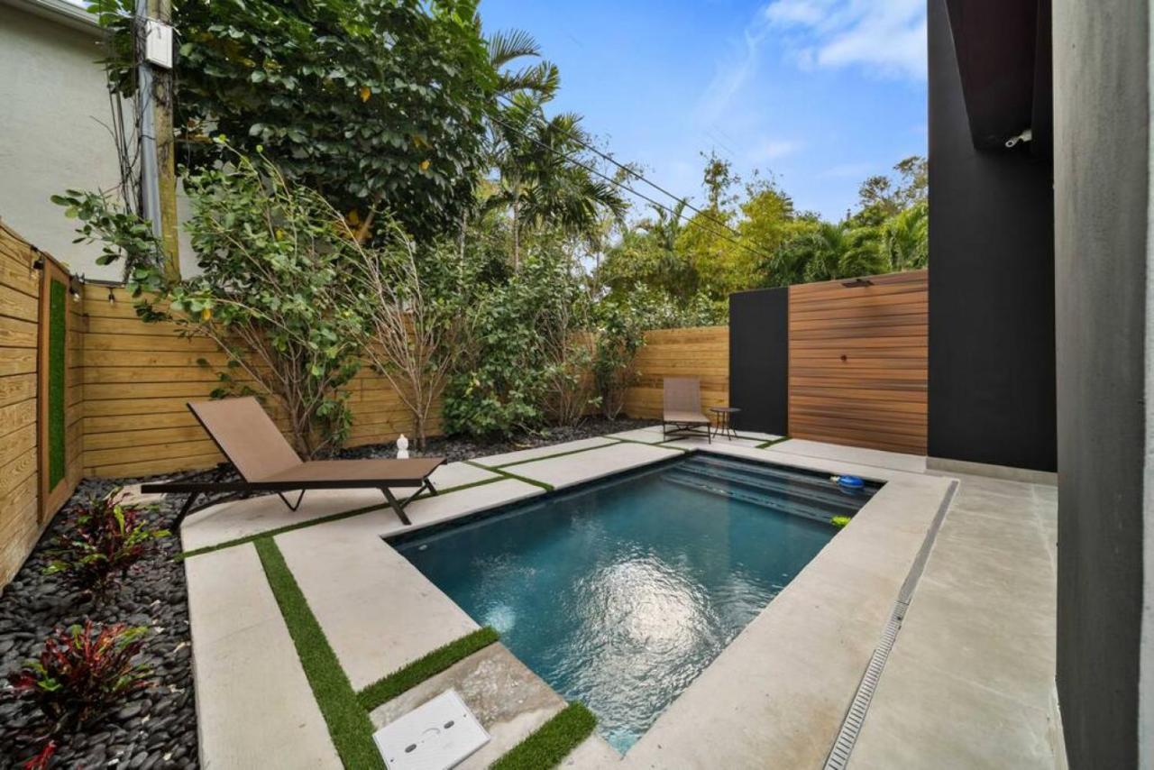Luxury W 2 Pools Near